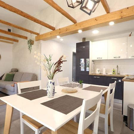 Holiday House "Laurus Garden" With Private Parking 梅杜林 外观 照片