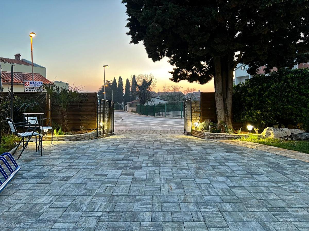 Holiday House "Laurus Garden" With Private Parking 梅杜林 外观 照片
