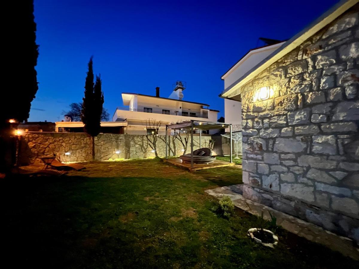 Holiday House "Laurus Garden" With Private Parking 梅杜林 外观 照片