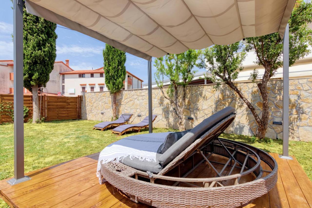 Holiday House "Laurus Garden" With Private Parking 梅杜林 外观 照片