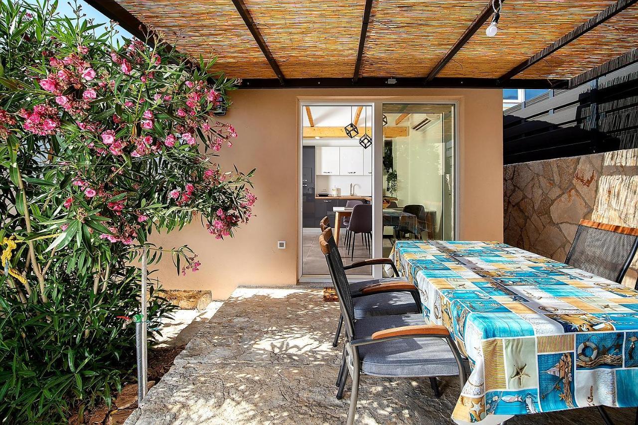Holiday House "Laurus Garden" With Private Parking 梅杜林 外观 照片