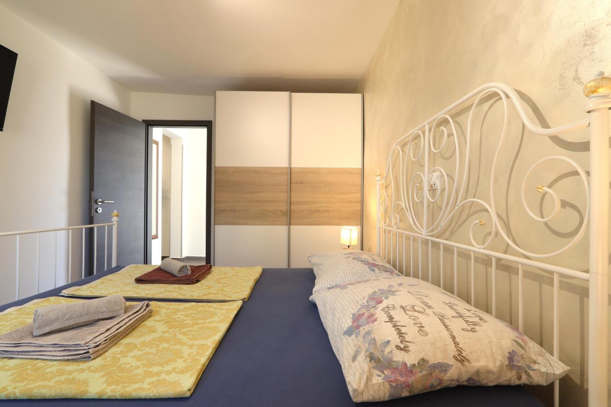 Holiday House "Laurus Garden" With Private Parking 梅杜林 外观 照片