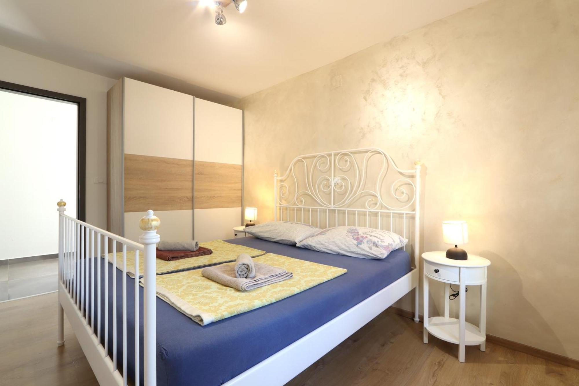 Holiday House "Laurus Garden" With Private Parking 梅杜林 外观 照片