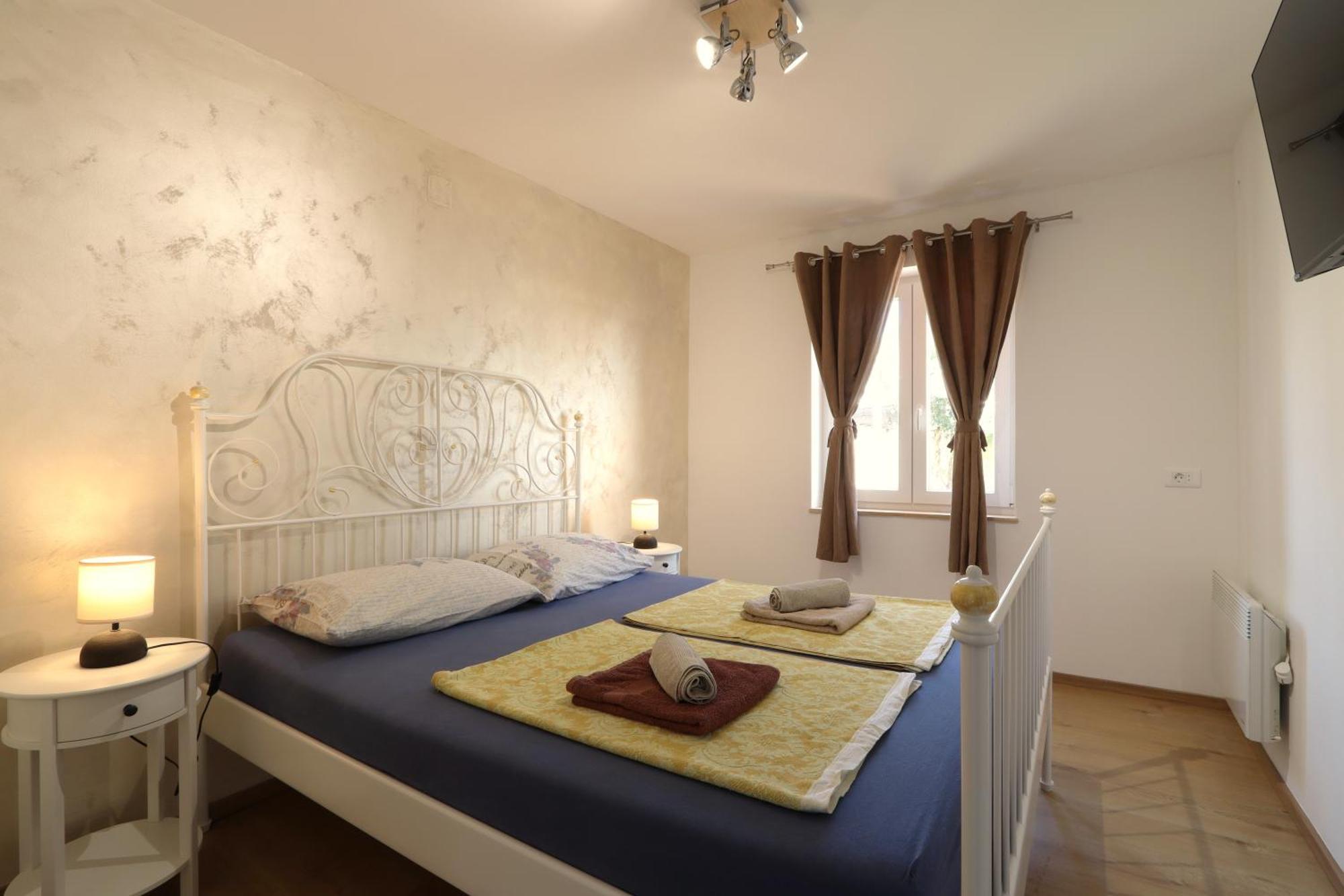 Holiday House "Laurus Garden" With Private Parking 梅杜林 外观 照片