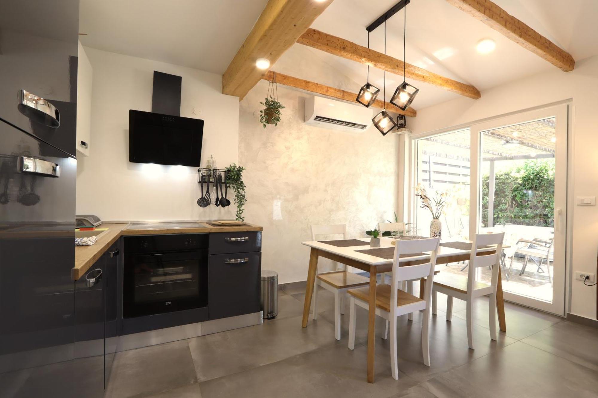 Holiday House "Laurus Garden" With Private Parking 梅杜林 外观 照片